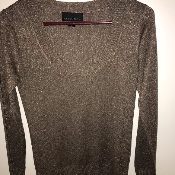 Women’s metallic gold long sleeved sweater - Picture 7 of 7